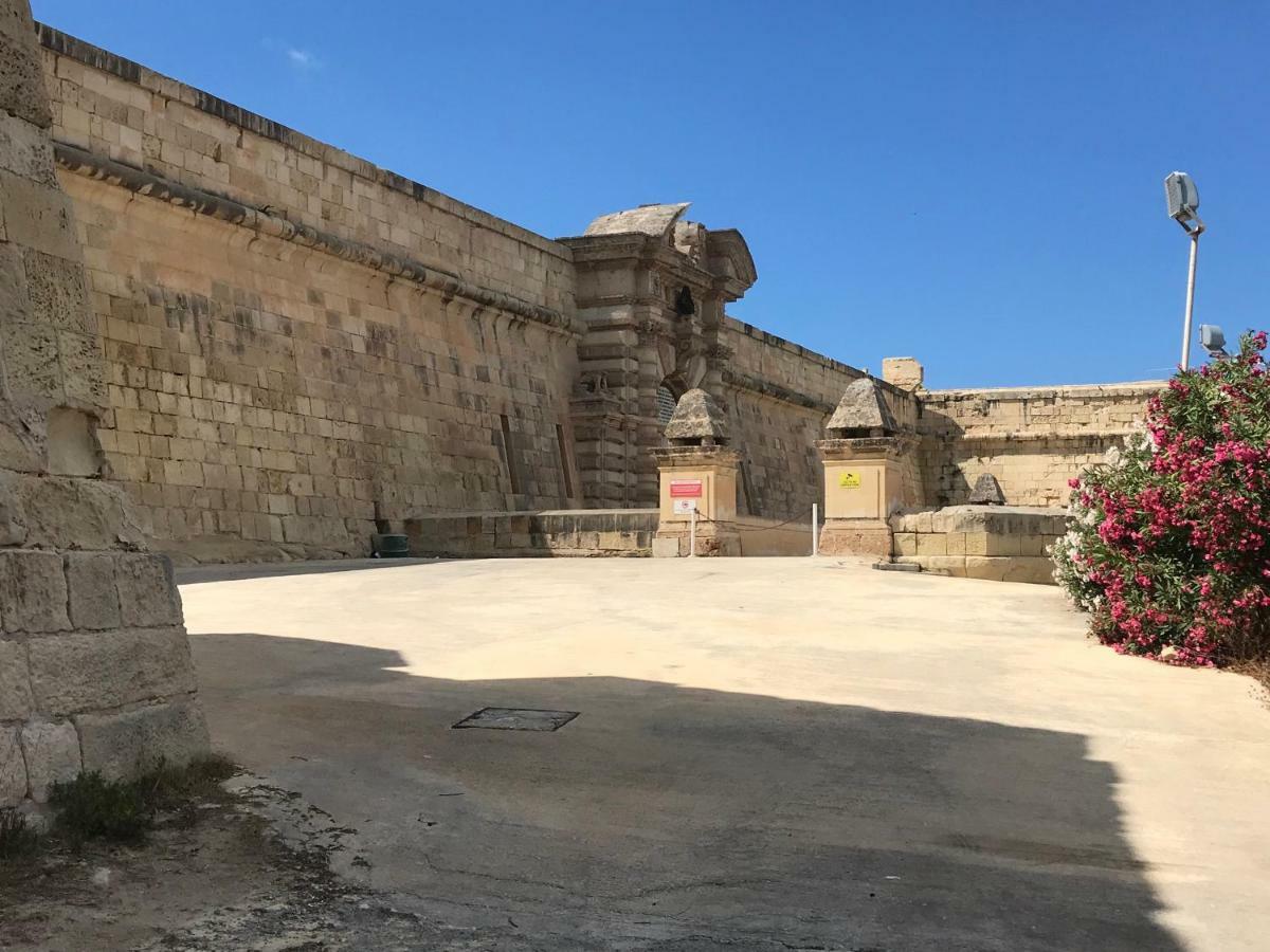 Pilgrim'S Rest Apartments Gzira Экстерьер фото